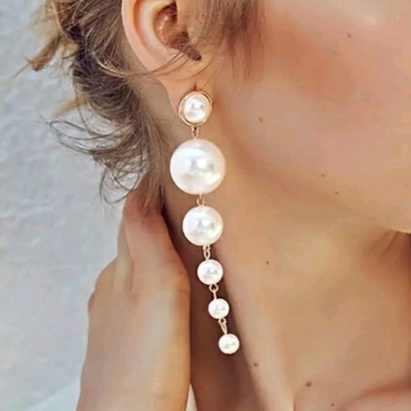 Pearl dangle earrings NWT - Picture 3 of 6